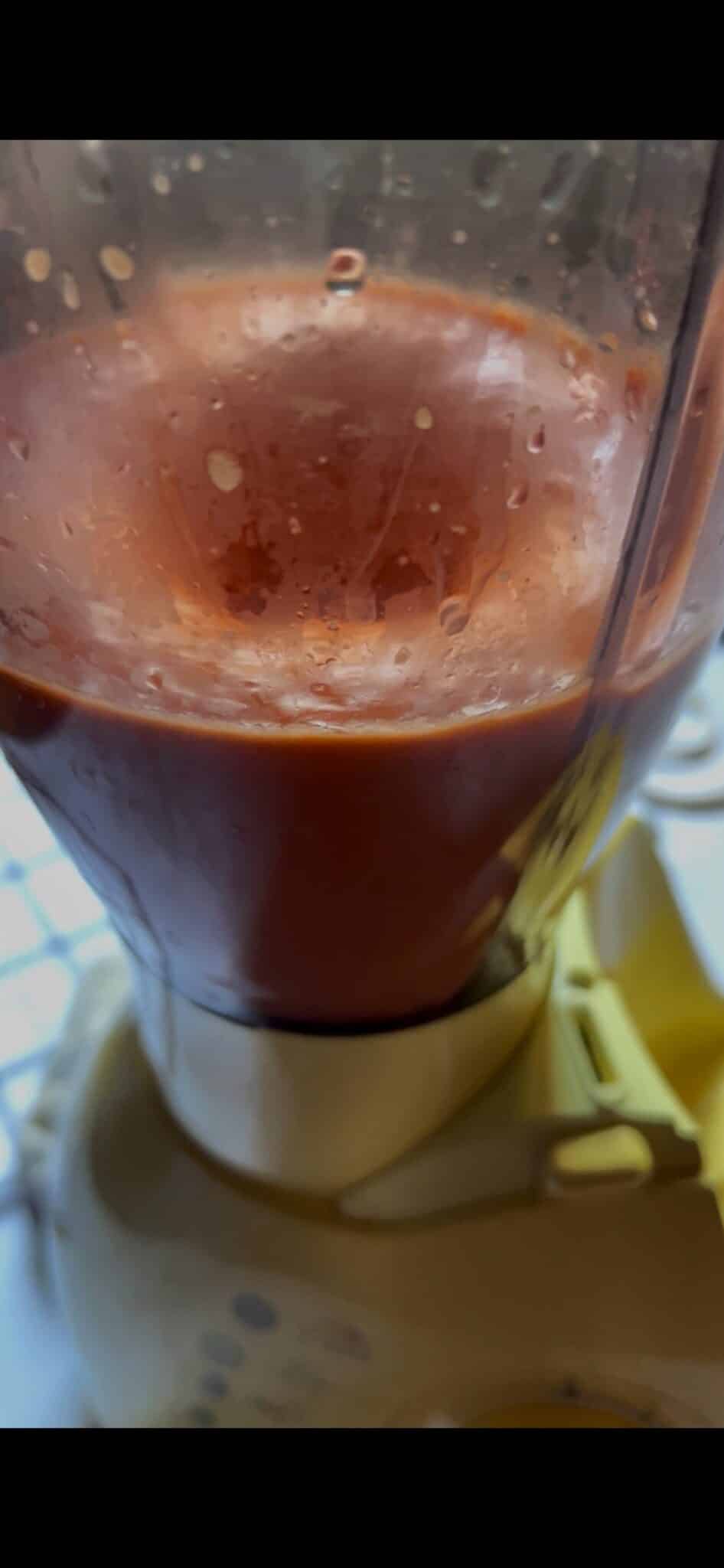 blending tomatoes blending tomatoes