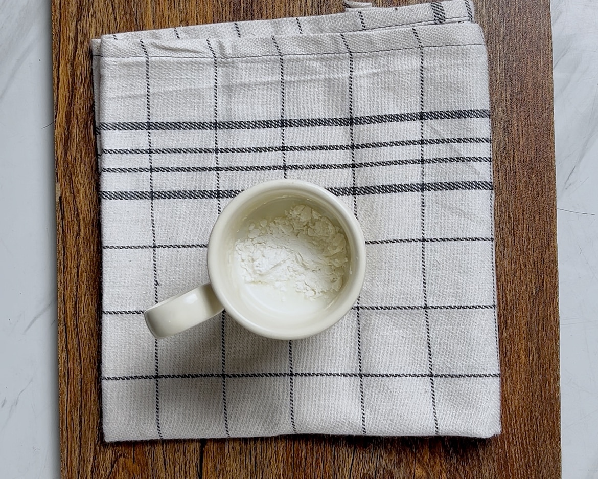 Small bowl whisk 1⁄2 cup milk and cornstarch set aside Small bowl whisk 1⁄2 cup milk and cornstarch set aside