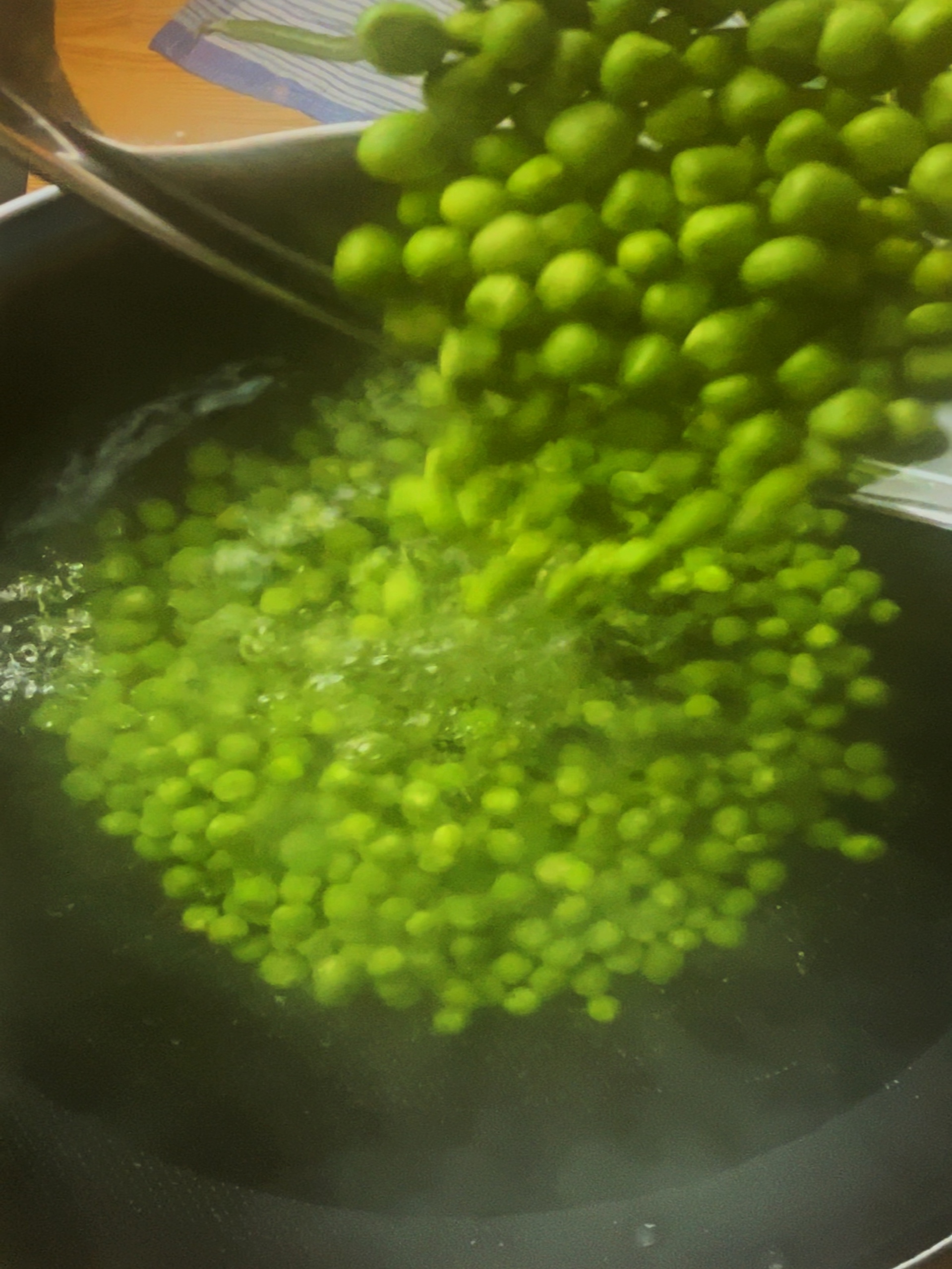 boiling peas boiling peas