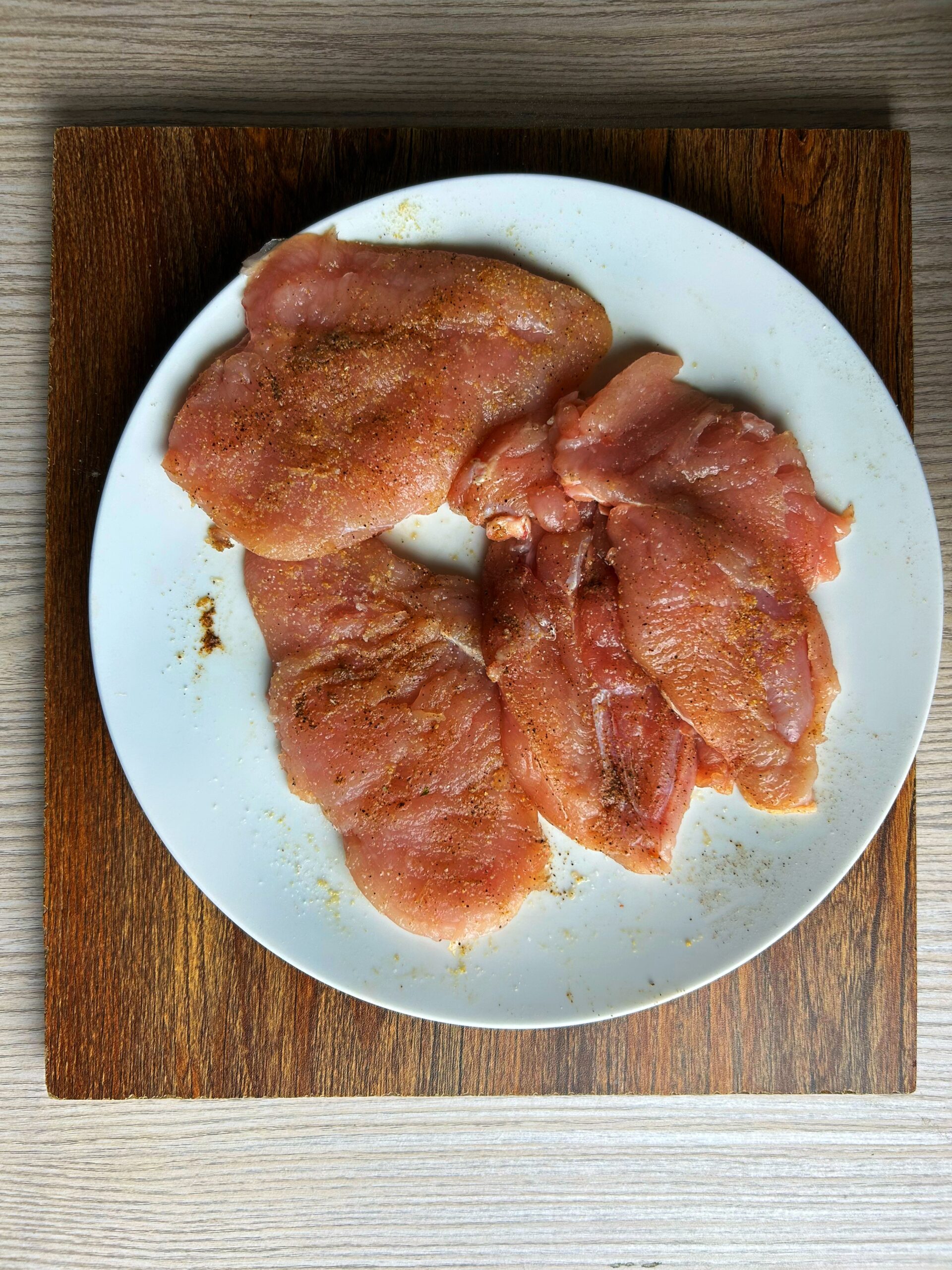 BREAST PIECES WITH SEASONINGS