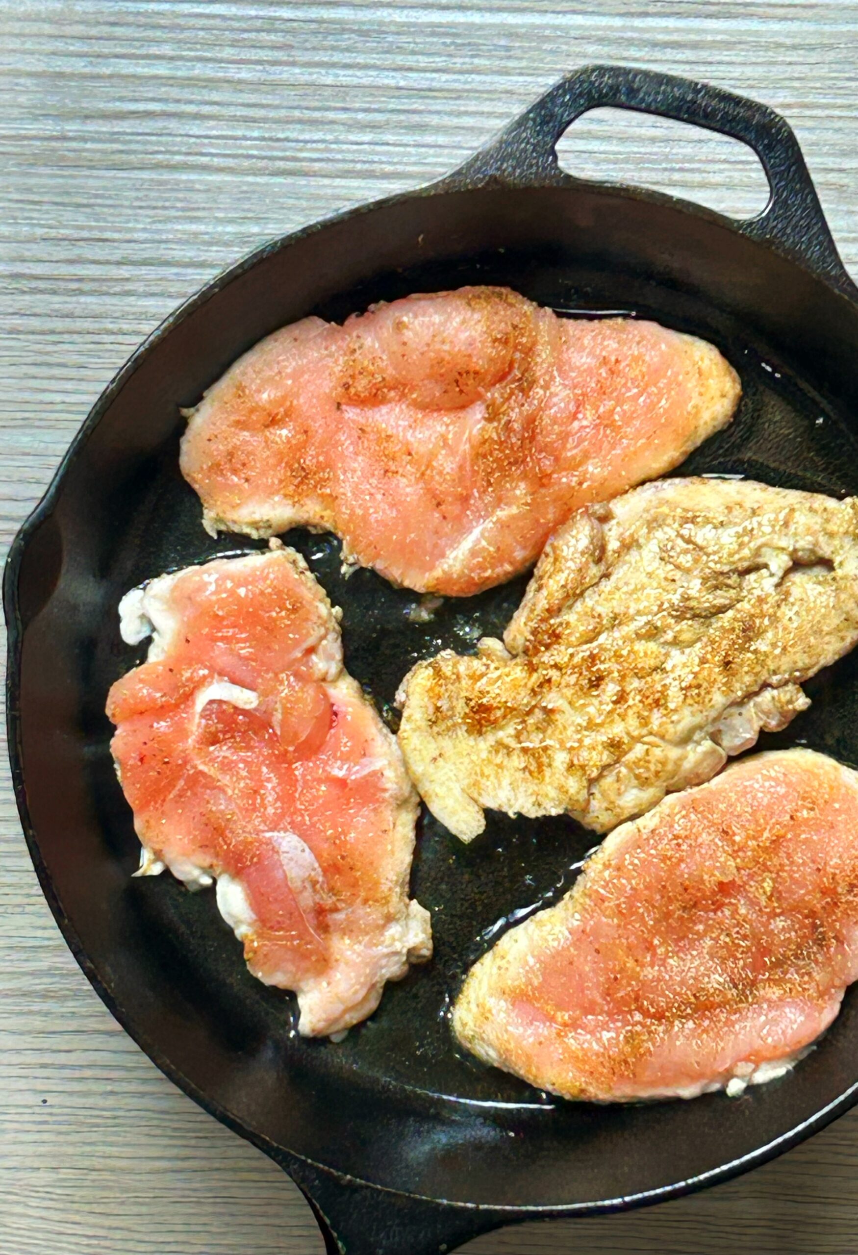 FRYING CHICKEN IN A SKILLET