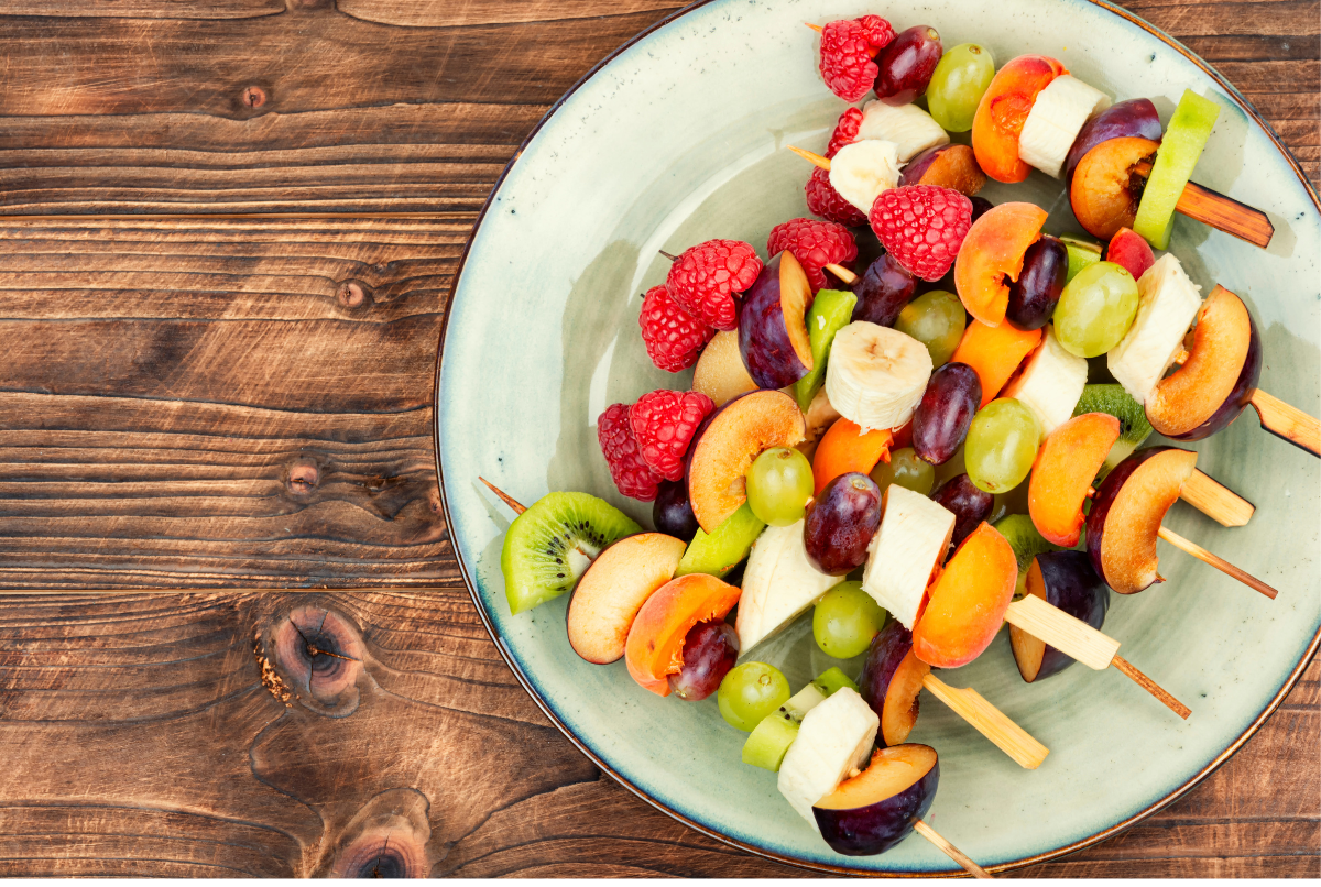 Fun easy lunch ideas: Cheese and fruit skewers