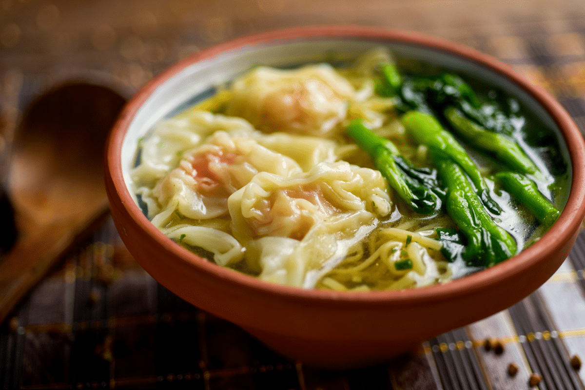 Chinese dishes: Wonton Soup