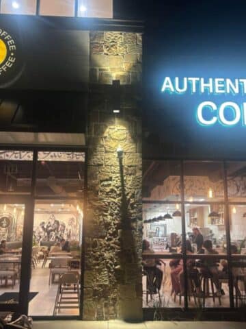 Delah Coffee: Yemeni Cafe in Naperville