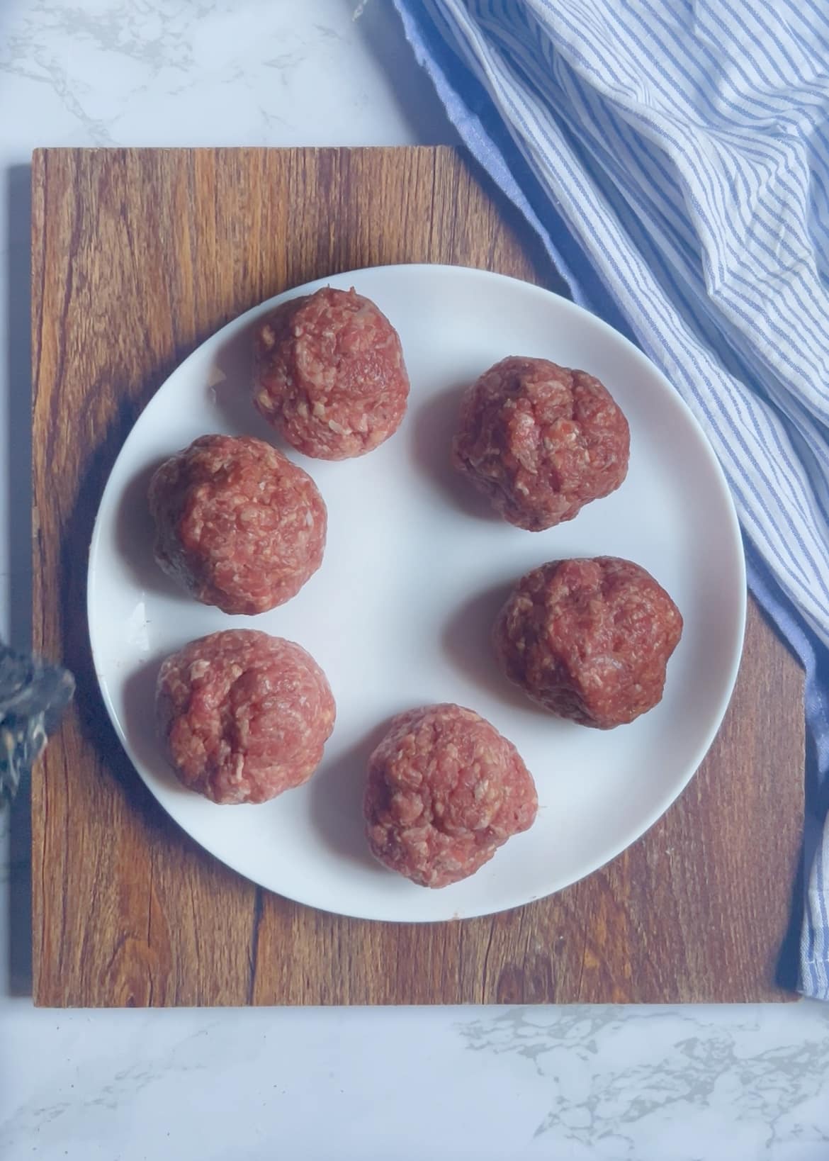 making burger patties