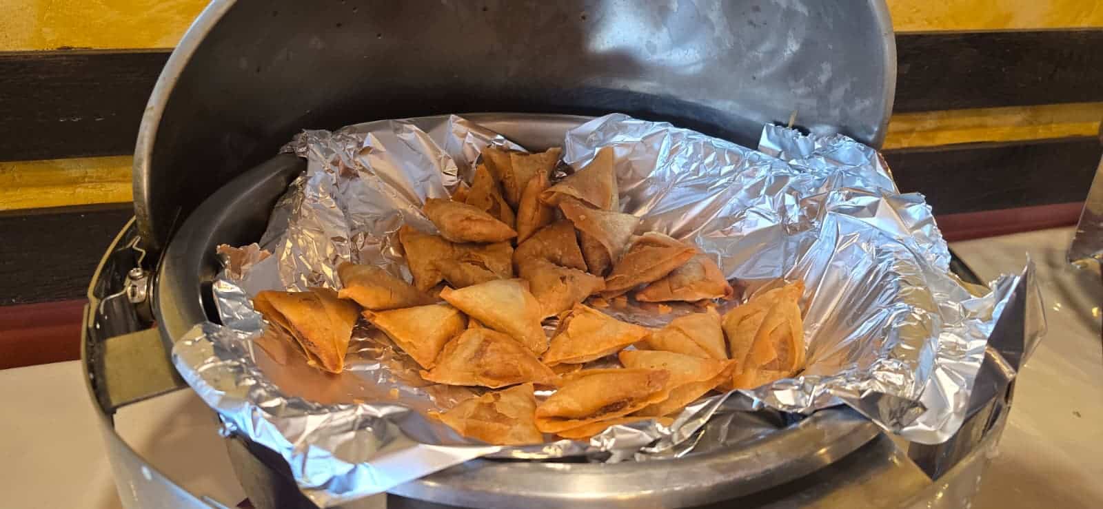 Zaiqa Restaurant: Veg Samosa